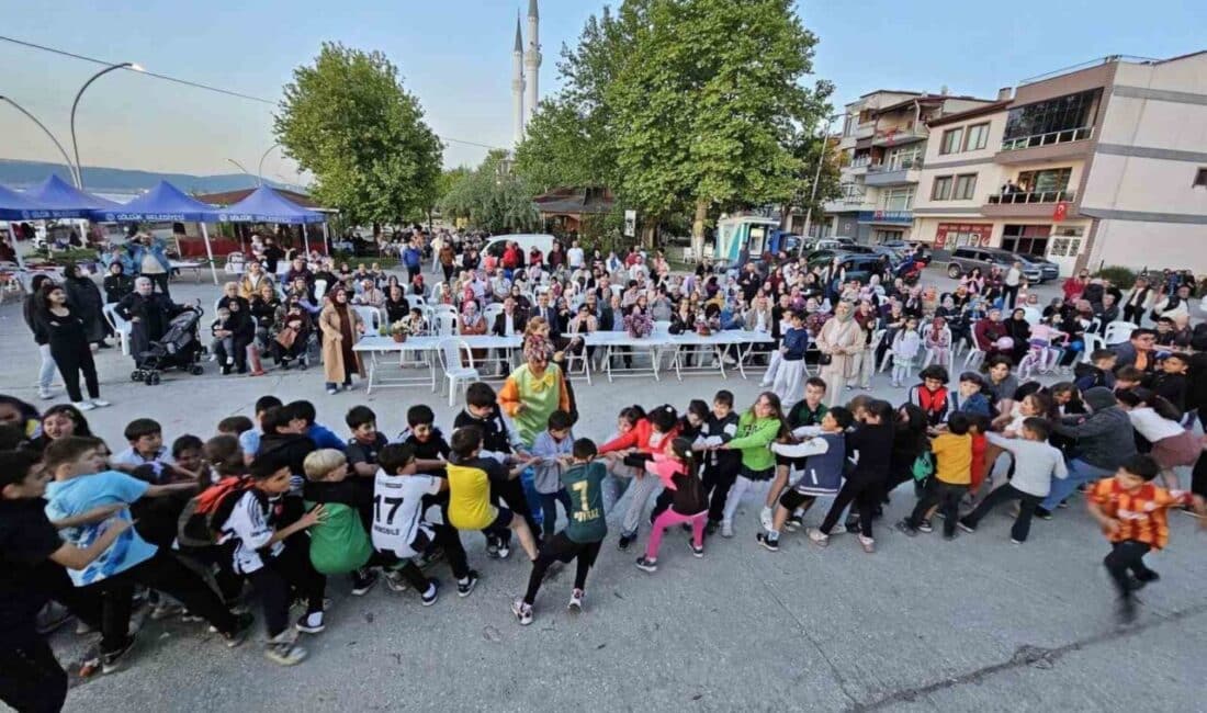 Gölcük Ulaşlı'da düzenlenen Hıdırellez Şenliği, katılımcılara eğlenceli anlar yaşattı. Gölcük