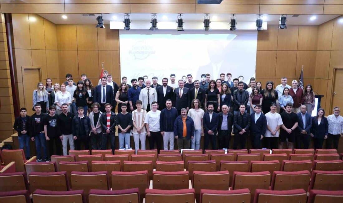 Mudanya Üniversitesi'nde düzenlenen Tecrübe Konuşuyor etkinliğinde, VIP araç tasarımcısı Erbakan