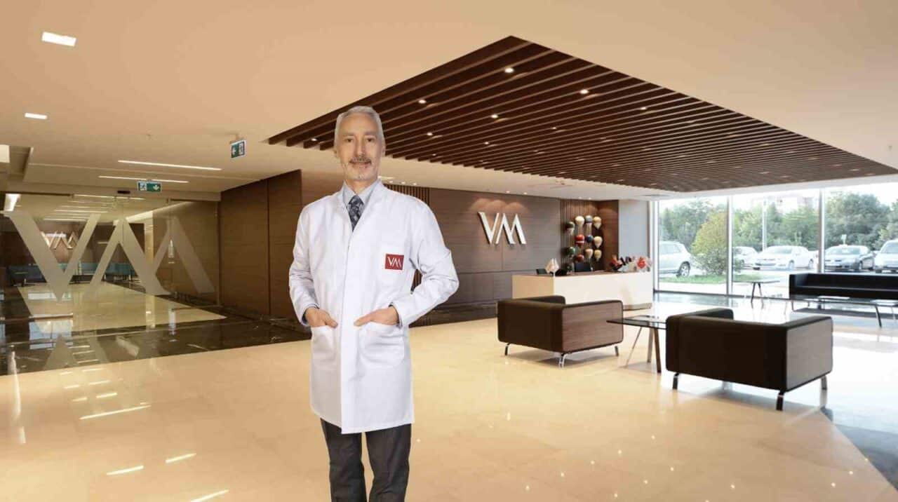 Prof. Dr. Mehmet Berk Çağlar, masa başı çalışmanın boyun fıtığına