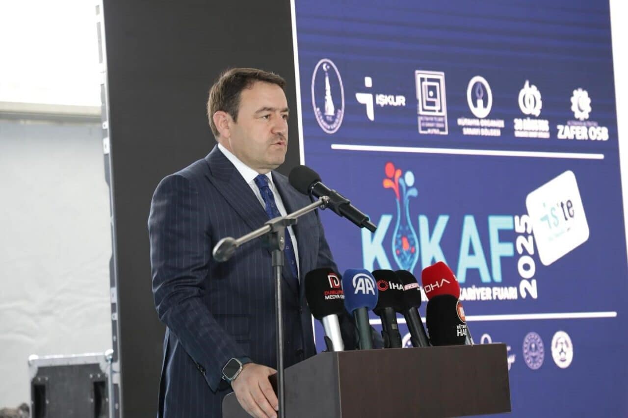 Kütahya Valisi Musa Işın, Kütahya İstihdam ve Kariyer Fuarı’nın açılışında