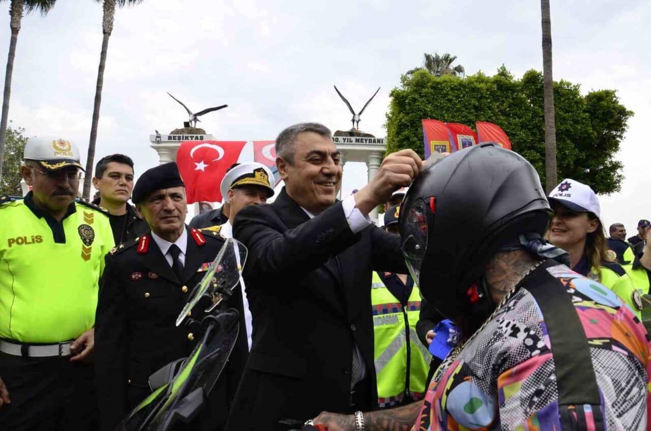 Mersin Valisi Atilla Toros, Trafik Haftası etkinliğinde trafikte güvenliğin ortak