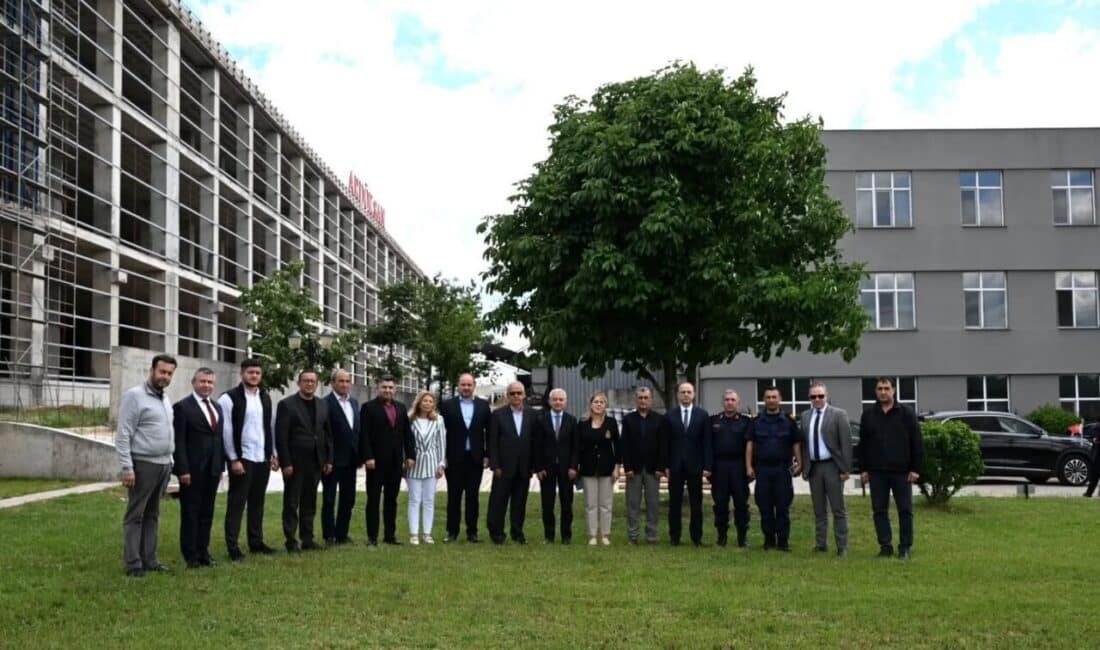 Kırklareli Valisi Uğur Turan, Organize Sanayi Bölgesi'nde döküm fabrikasını ziyaret