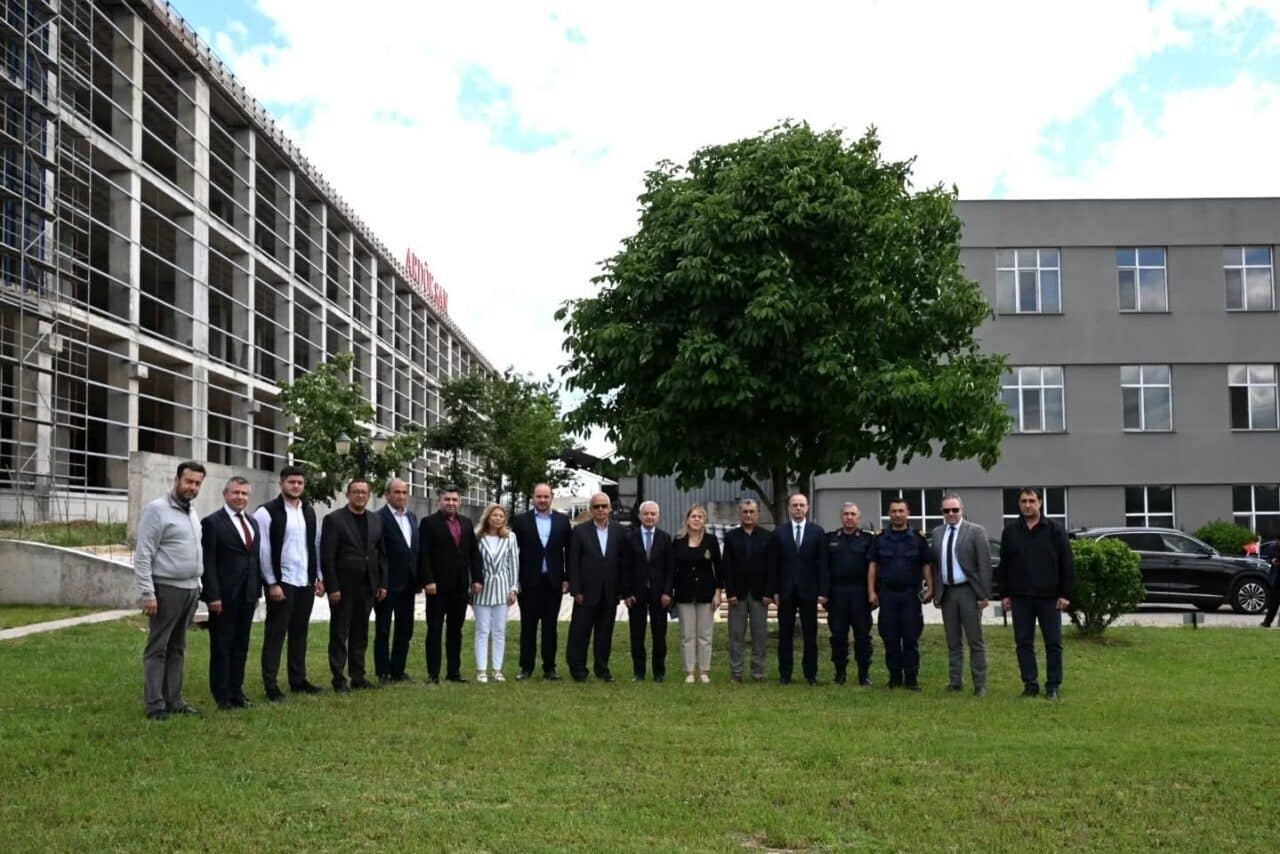 Kırklareli Valisi Uğur Turan, Organize Sanayi Bölgesi'nde döküm fabrikasını ziyaret