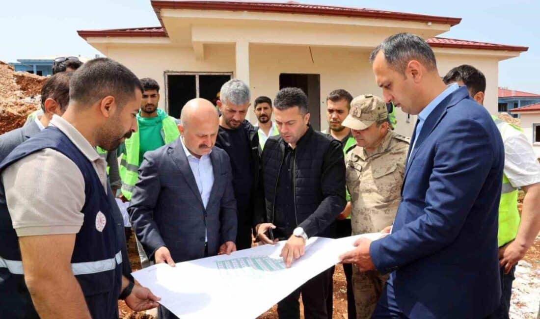 Adıyaman Valisi Osman Varol, Kayaönü Köyü’ndeki yeni konut projelerini yerinde inceledi Adıyaman Valisi Osman Varol, Kayaönü Köyü'ndeki kalıcı köy evlerini inceledi.
