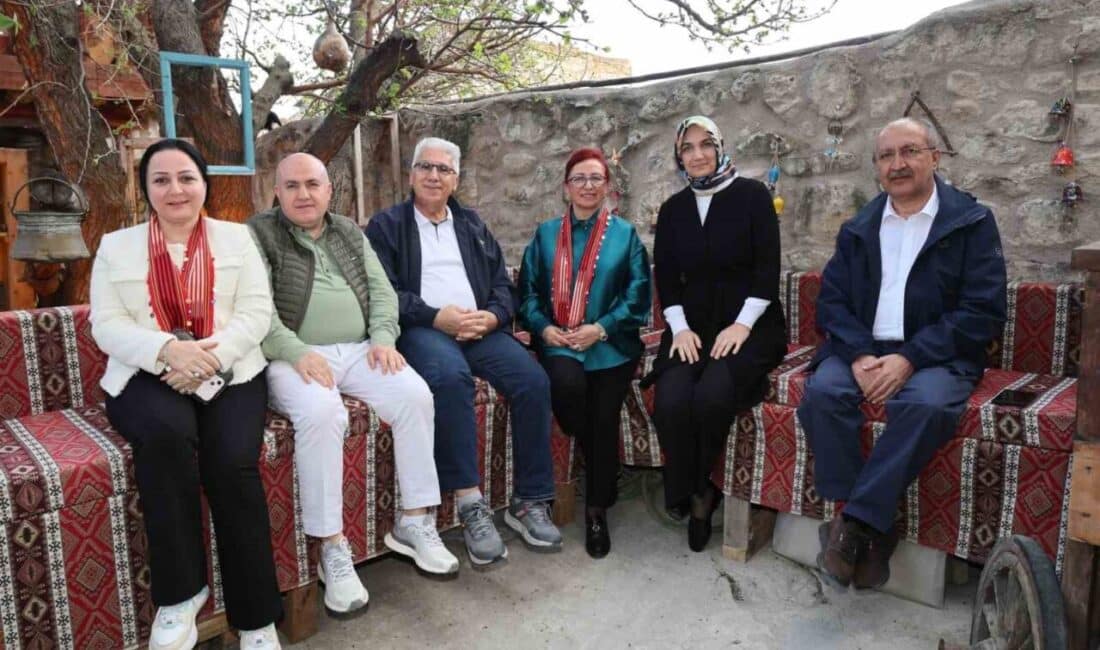 Afyonkarahisar Valisi, Basın İlan Kurumu üyeleriyle Frig Vadisi’ni keşfetti Afyonkarahisar Valisi Doç. Dr. Kübra Güran Yiğitbaşı, Basın İlan Kurumu
