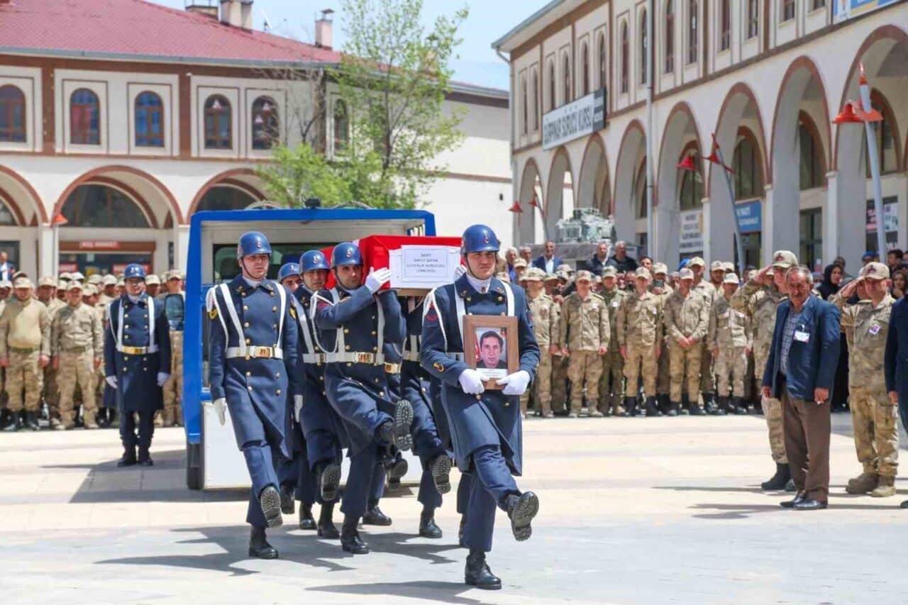 Kuzey Irak'ta kalp krizi geçirerek şehit olan güvenlik korucusu Davut