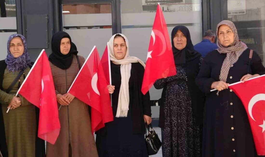Van'da terör örgütü PKK tarafından kaçırılan çocuklarını bekleyen 35 aile,
