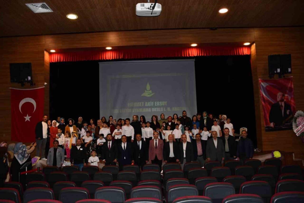 Samsun'un Vezirköprü ilçesinde, 10-16 Mayıs Dünya Engelliler Haftası dolayısıyla Mehmet