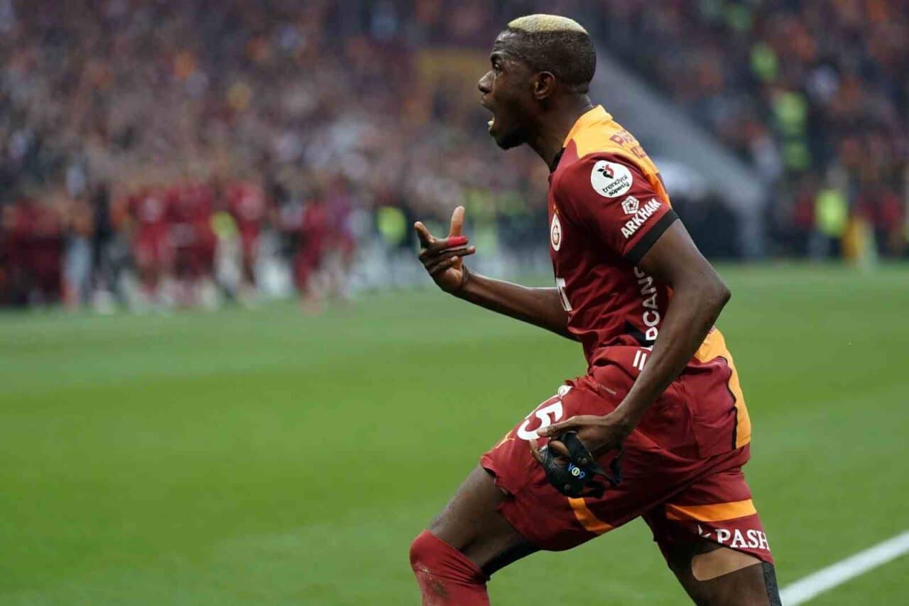 Galatasaray'ın Nijeryalı futbolcusu Victor Osimhen, Kayserispor karşısında attığı golle Süper