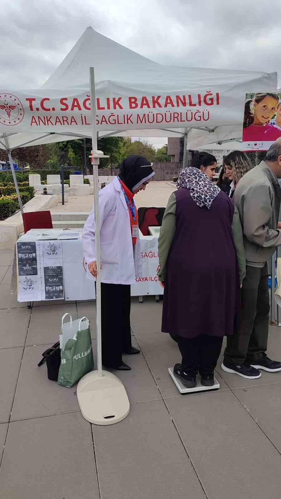 Ankara'da Sağlık Bakanı Kemal Memişoğlu tarafından başlatılan boy, kilo ve