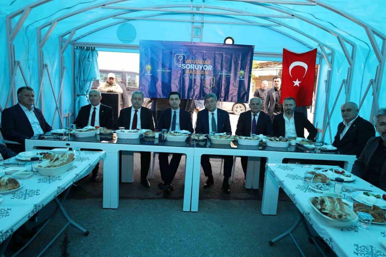Yahyalı'da düzenlenen 'Vatandaş Soruyor, Başkan Cevaplıyor' programında, esnaf sorunları tartışıldı.