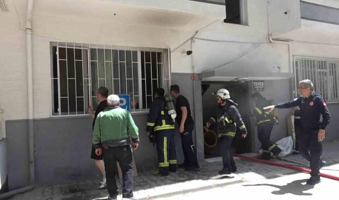 Yalova’da Apartmanda Çıkan Yangında Mahsur Kalan Ev Sahibine İtfaiye Müdahale Etti Yalova'da, Fevzi Çakmak Mahallesi'nde bulunan Yener Apartmanı'nın zemin katında çıkan