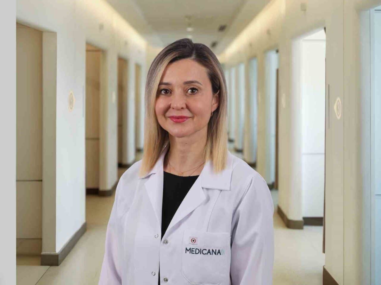 Prof. Dr. Sıla Şeremet, sosyal medyada yayılan ucuz cilt işlemlerine