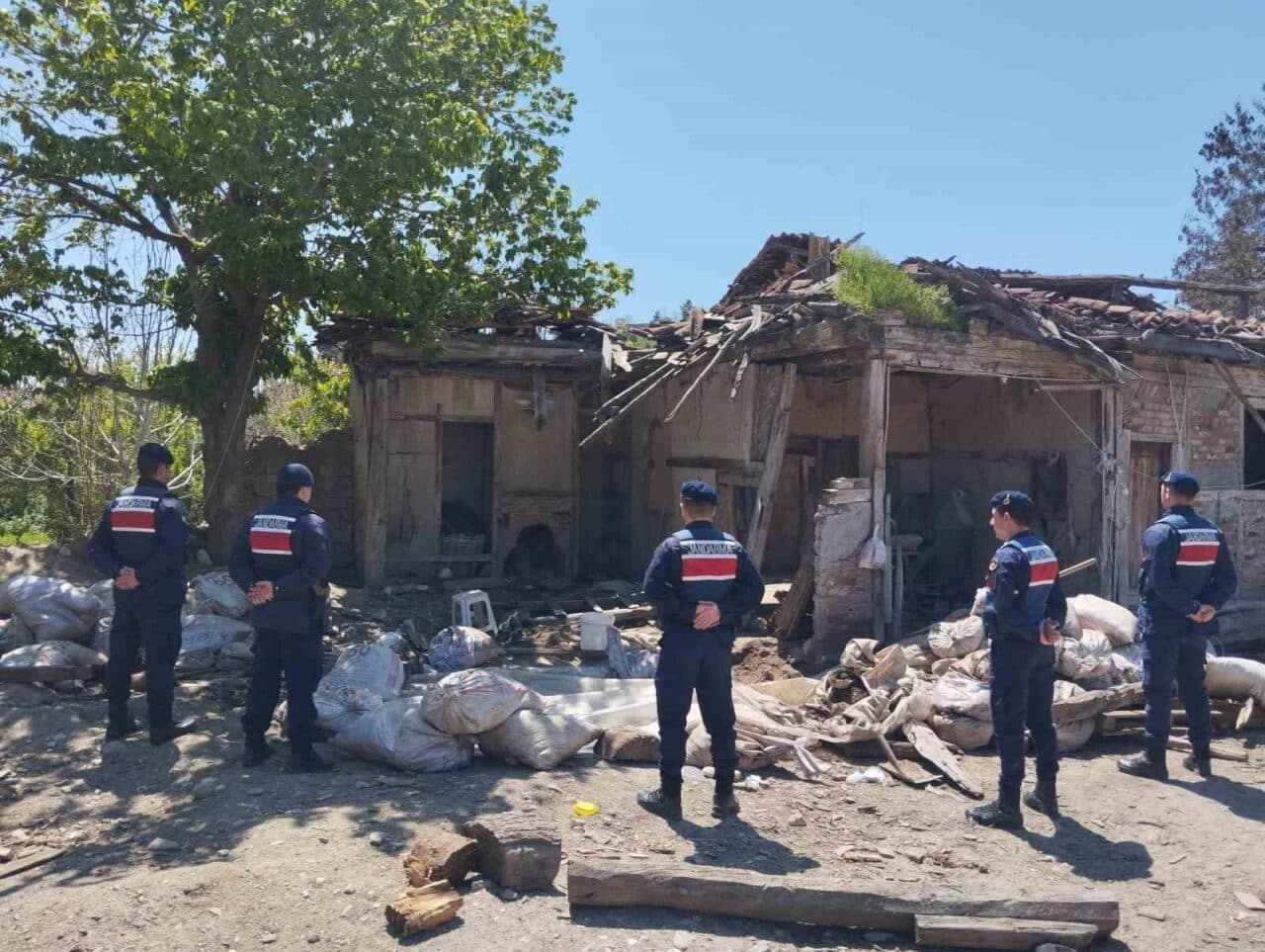 Tokat'ın Zile ilçesinde izinsiz kazı yaparak 2 bin yıllık Roma
