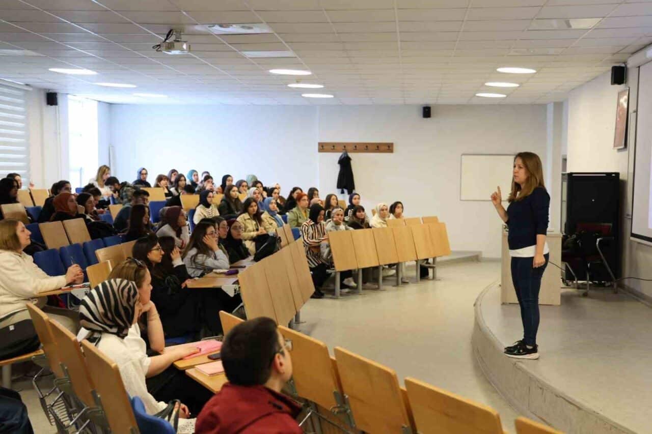 Düzce Üniversitesi'nde Dr. Öğr. Üyesi Senem Çolak Yazıcı'nın liderliğinde düzenlenen