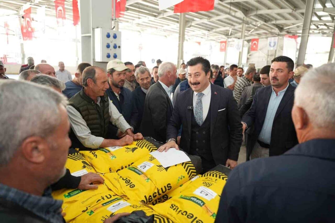 Yenişehir Belediyesi, çiftçilere tarihî bir destek sunarak 500 çiftçiye 3