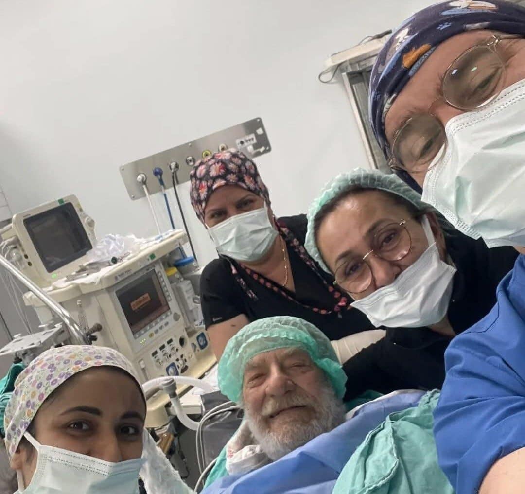 Balıkesir’in Erdek ilçesinde kalça kemiği kırılan 92 yaşındaki usta oyuncu