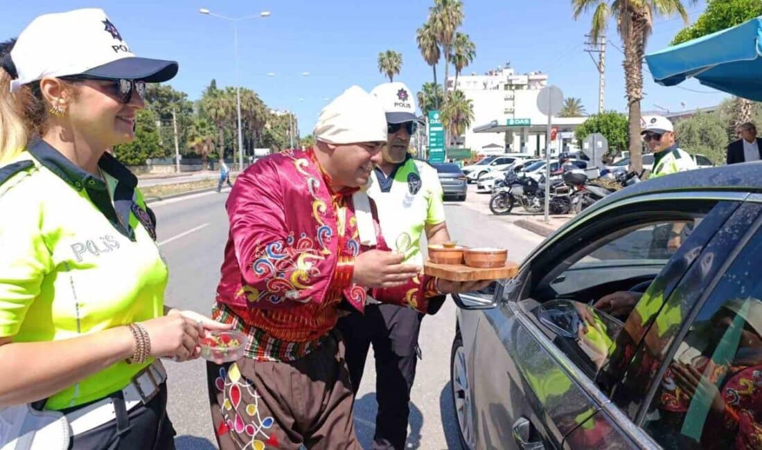 Mersin Silifke'de gerçekleştirilen trafik uygulamasında, sürücülere ilçenin tescilli yoğurdu ve