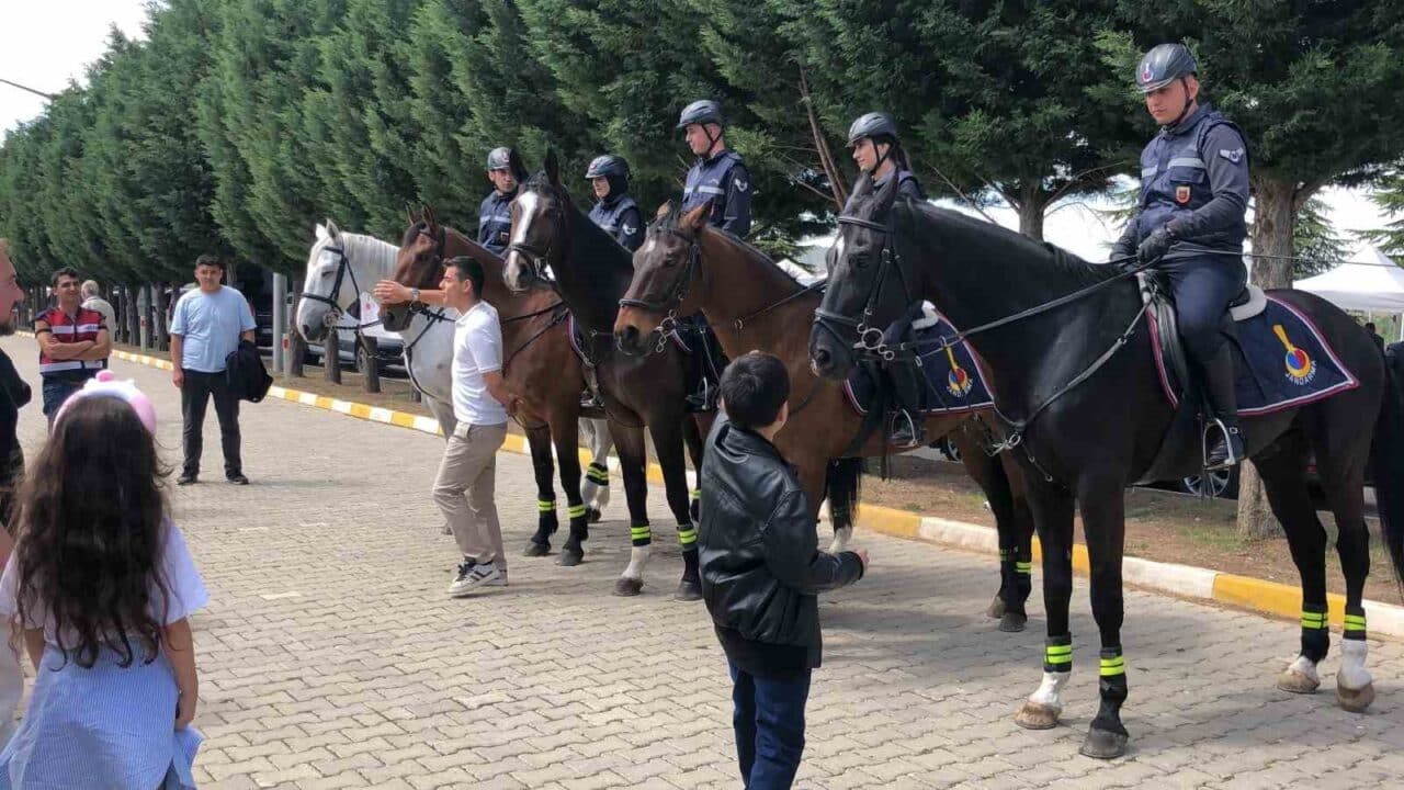 Yunus Emre Türbesi’ndeki anma etkinliği, Eskişehir Valiliği tarafından düzenlendi ve