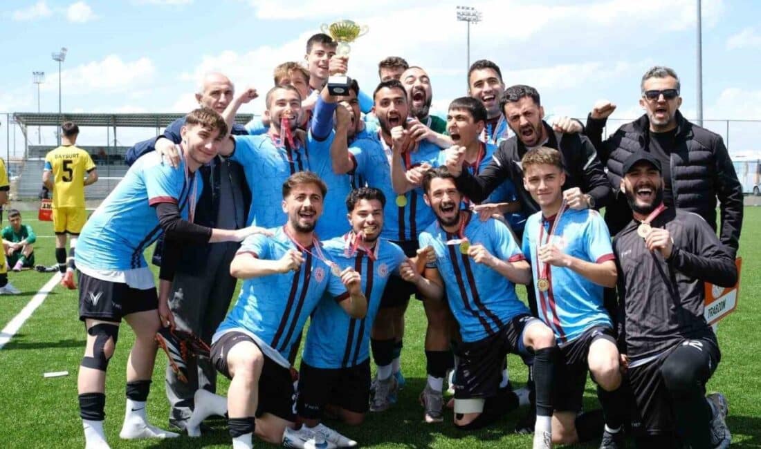 Erzurum'da 11 takımın katıldığı YURTLİG Futbol Bölge Finalleri'nde Trabzon, Bayburt'u