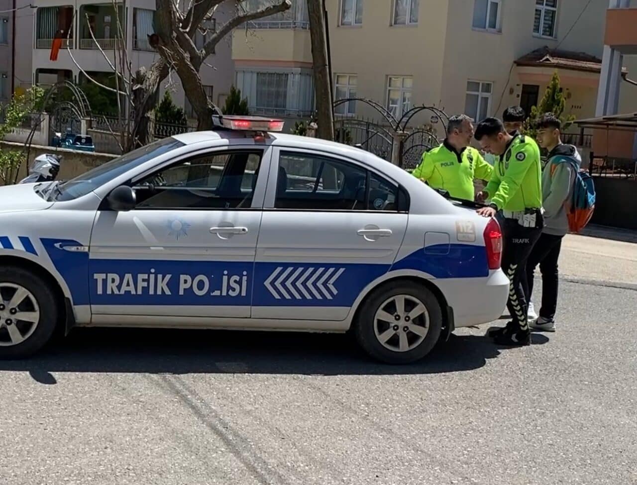 Tokat'ın Zile ilçesinde motosiklet denetimleri sonucunda 25 motosiklet sürücüsüne toplam