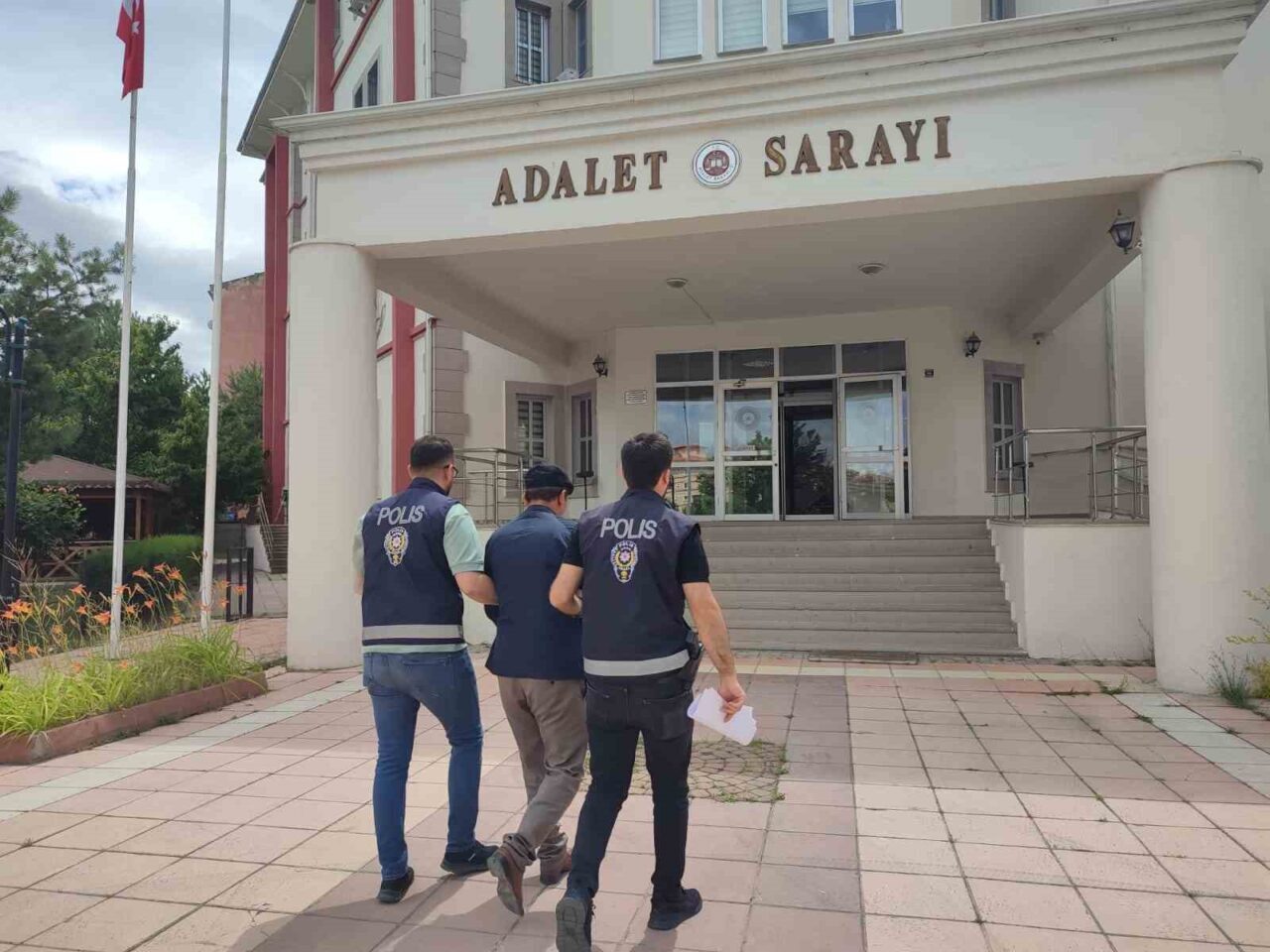 Kastamonu'nun Taşköprü ilçesinde "tasarlayarak öldürme" suçundan 11 yıl 3 ay