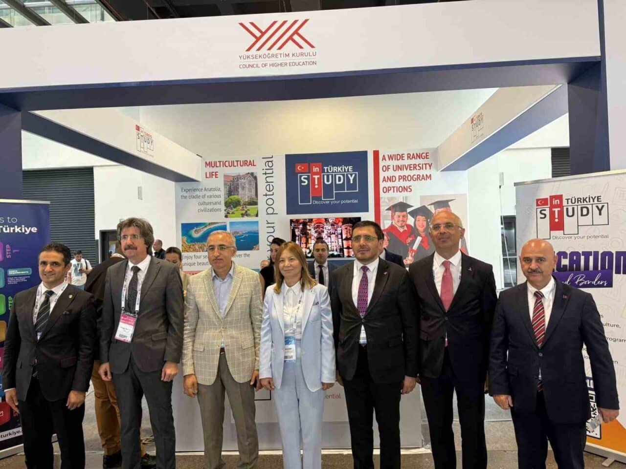 Düzce Üniversitesi Rektörü Prof. Dr. Nedim Sözbir, İstanbul'da başlayan Global
