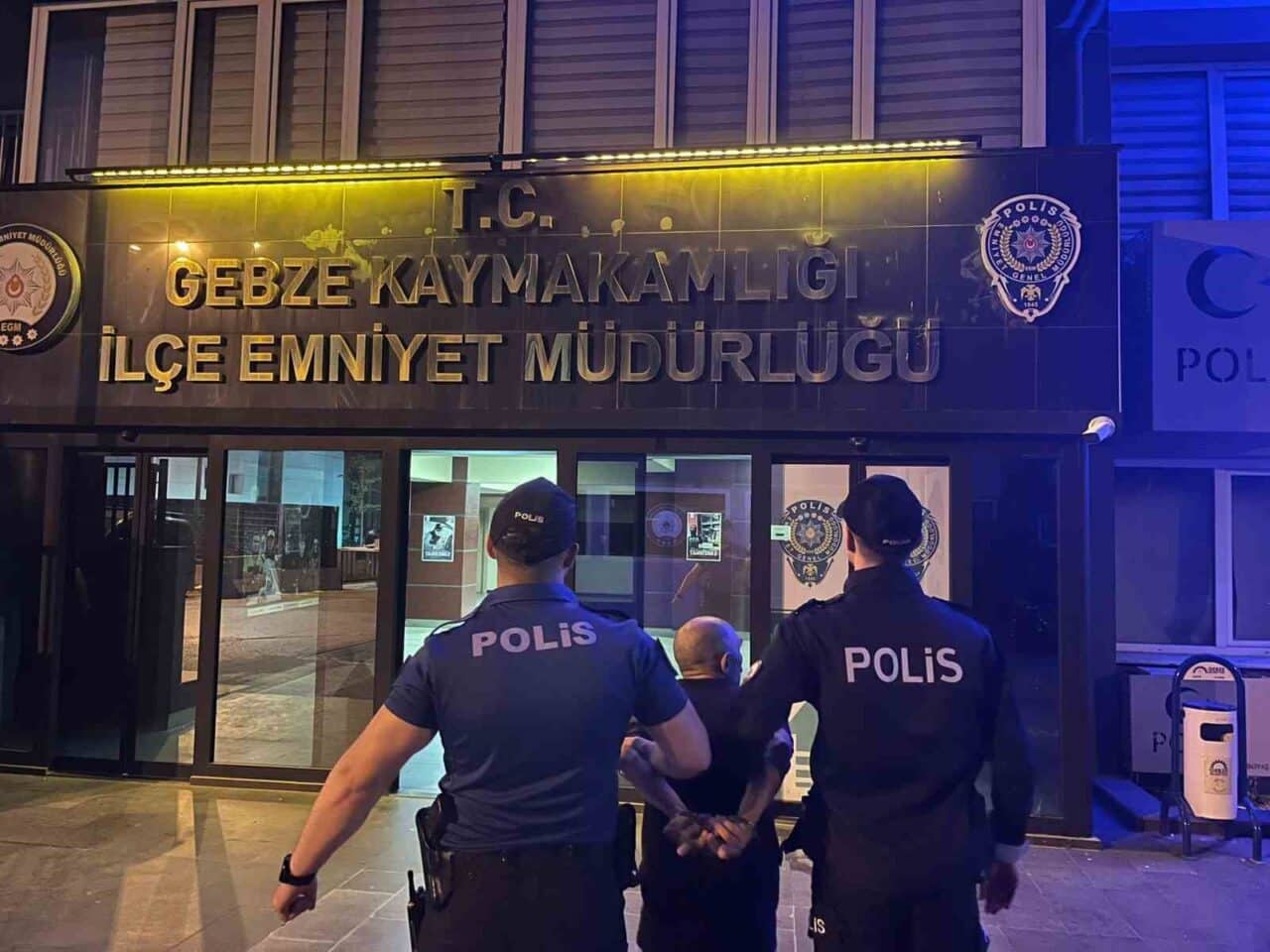 Kocaeli'de, çeşitli suçlardan 18 yıl 4 ay hapis cezası bulunan