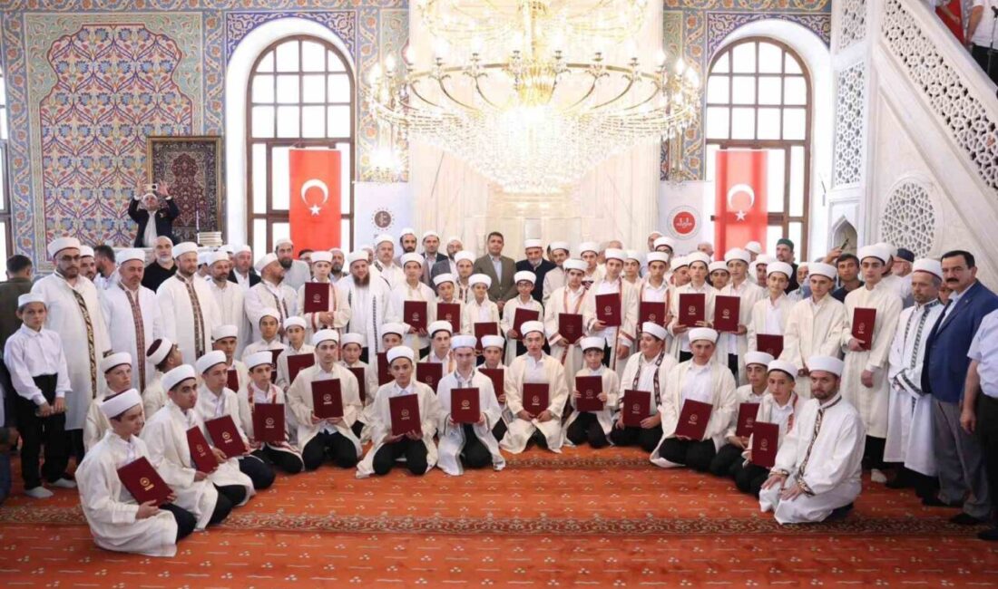 Düzce'de Hafız Hasan Erkek Kur’an Kursu'nu başarıyla tamamlayan 41 genç,