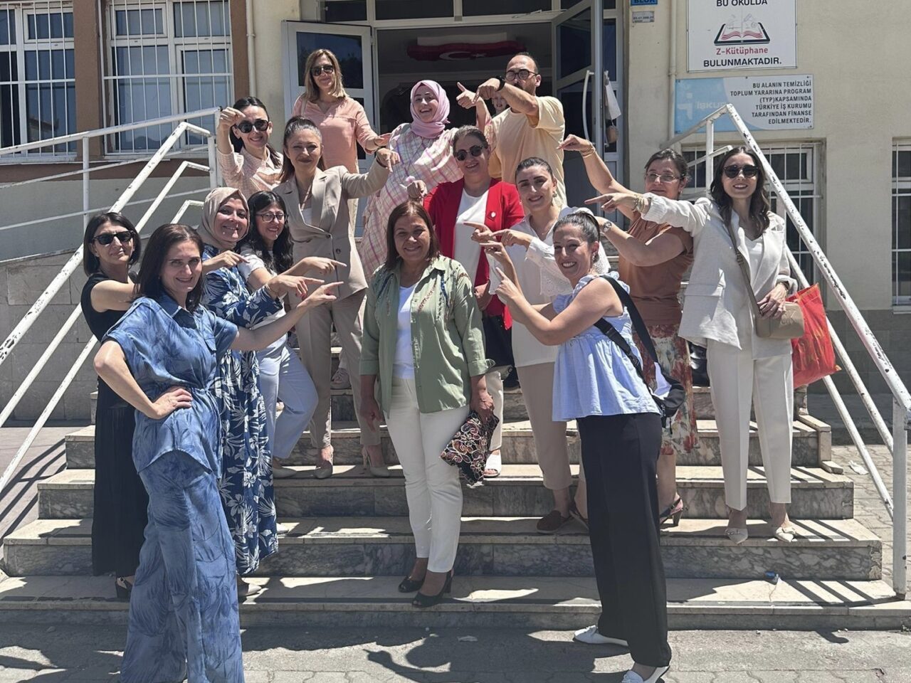 Taşova'daki Yeşilırmak Şehit Ferhat Bolat İlkokulu'nda, 42 yıllık öğretmenlik kariyerine