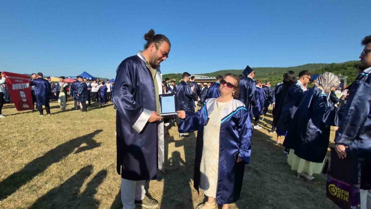Bartın'ın Amasra ilçesinden 59 yaşındaki Hatice Gülbezer, 40 yıl önce