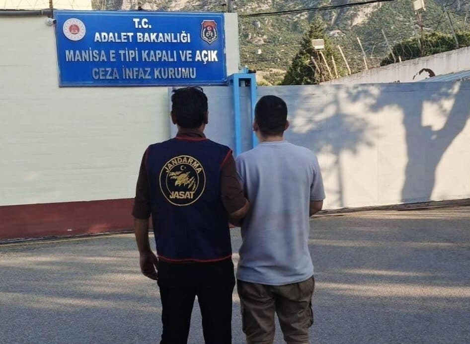 Manisa'nın Turgutlu ilçesinde jandarma, 89 suç kaydı bulunan 28 yaşındaki