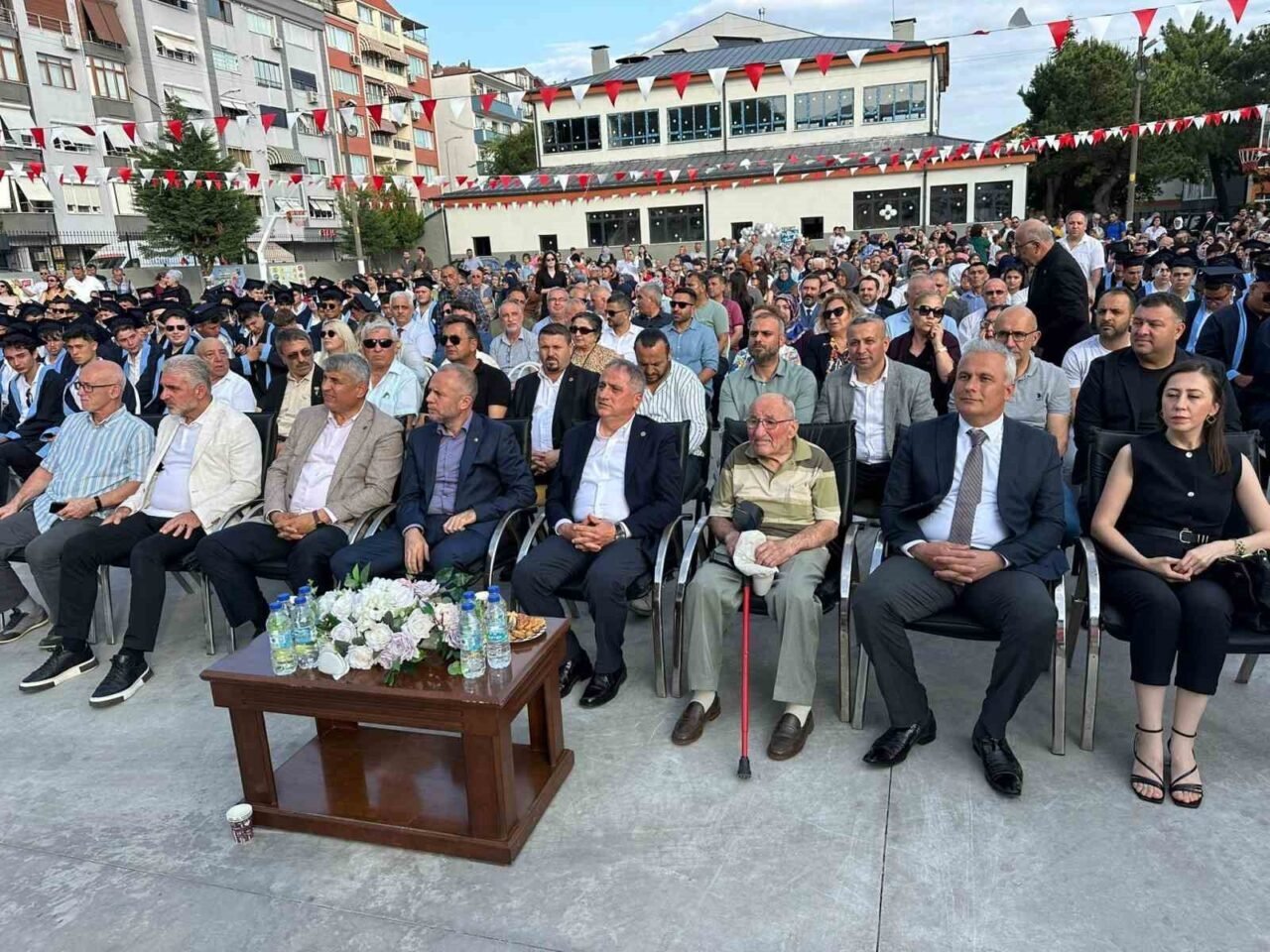 Zonguldak'ın Ereğli ilçesinde, 1945'te kurulan Kdz. Ereğli Endüstri Meslek Lisesi'nin
