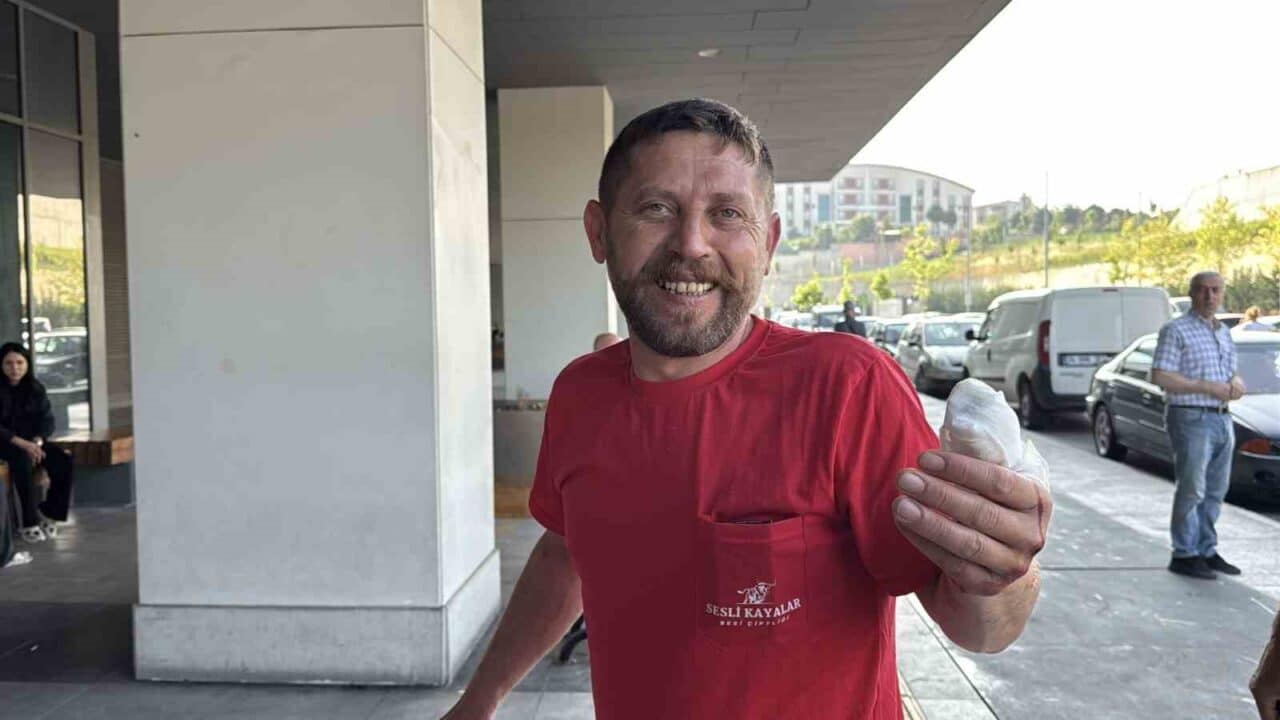 Kocaeli'de bayramın ilk gününde kurban kesmeye çalışan bazı vatandaşlar, dikkatsizlik