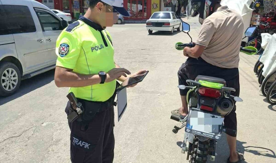 Adana'nın Kozan ilçesinde, 7 kişi çeşitli suçlardan tutuklanarak cezaevine gönderildi.