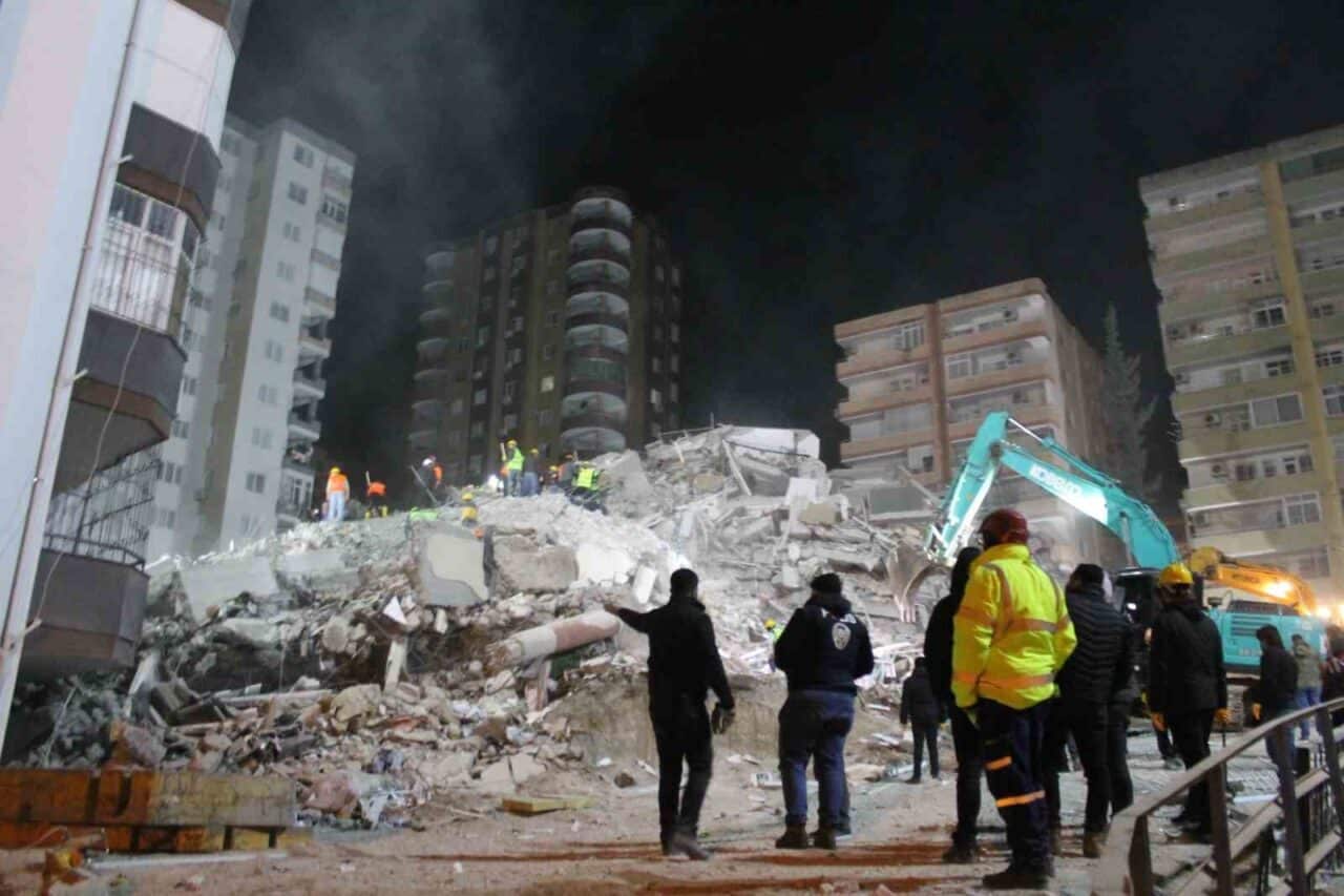 Adana'da Ekim Apartmanı davasında, depremde hayatını kaybeden 42 kişinin sorumlusu