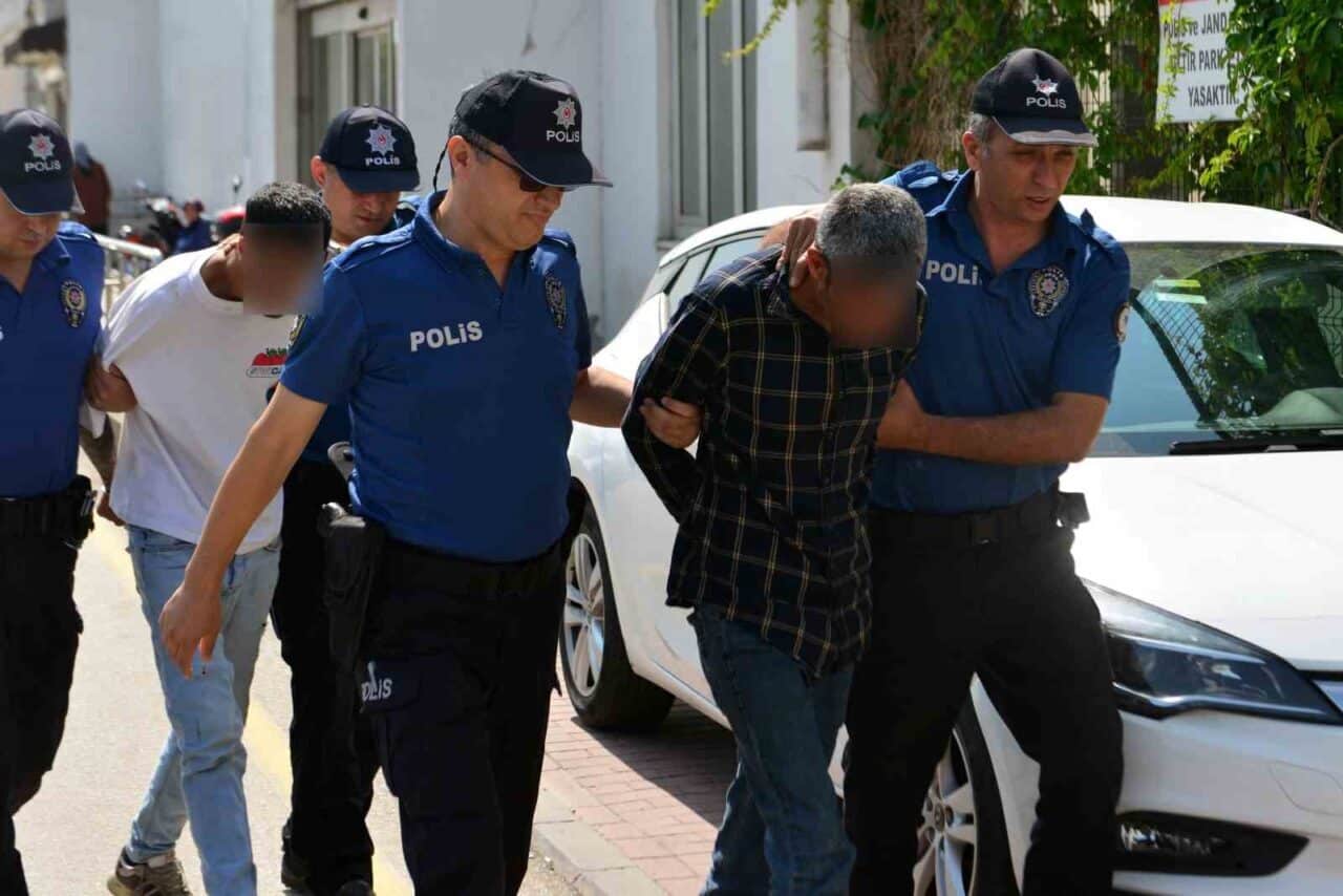 Adana'nın Seyhan ilçesinde miras paylaşımı nedeniyle akrabalar arasında çıkan kavgada