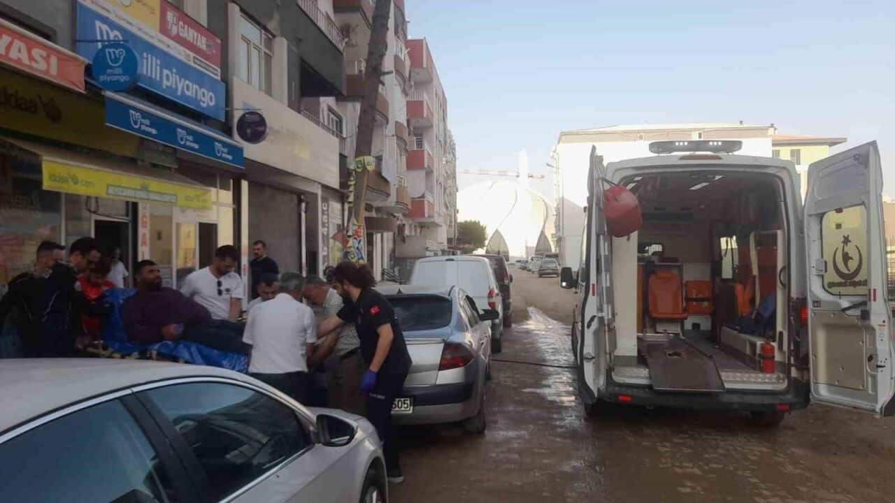 Adıyaman'da Turgut Reis Mahallesi'nde iki kişi arasında çıkan tartışma bıçaklı
