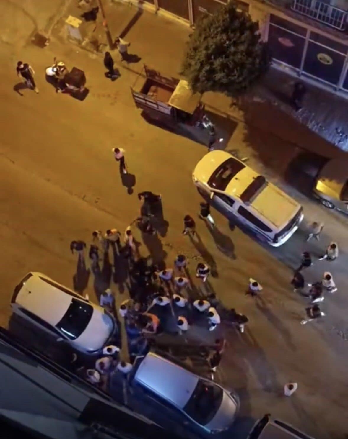 Adıyaman'ın Kahta ilçesinde, yabancı uyruklu iki grup arasında çıkan silahlı