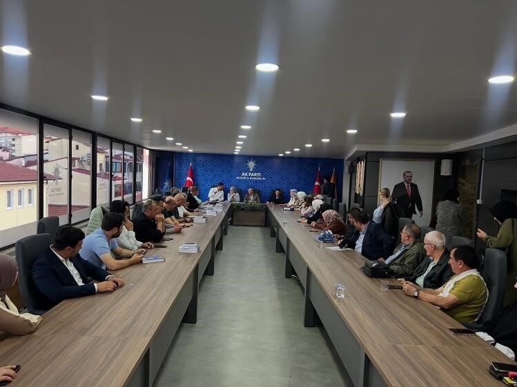 AK Parti Bilecik İl Başkanı Serkan Yıldırım, belediye ve ilçe