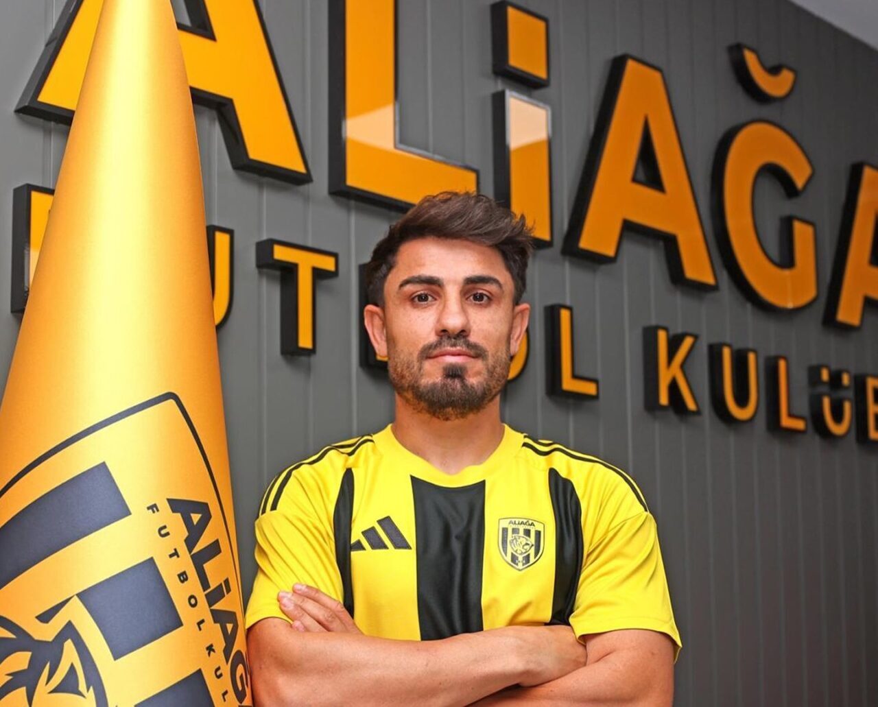 Aliağa FK, önceki sezon Kastamonuspor'da görev yapan sağ bek oyuncusu
