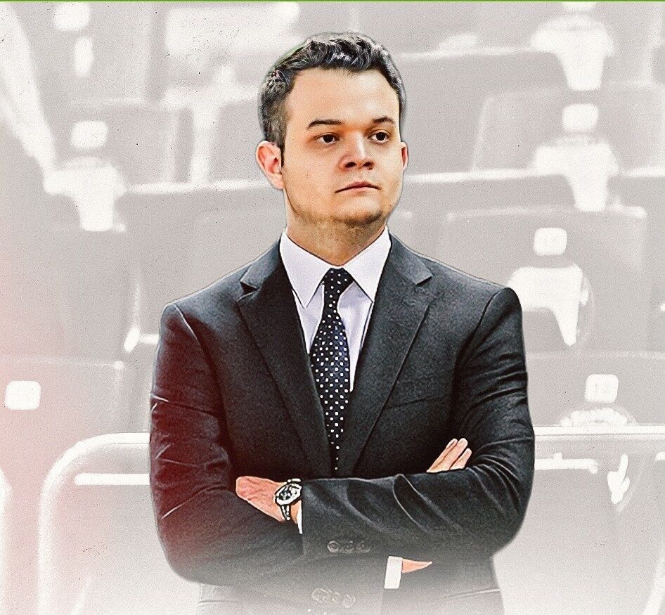 Aliağa Petkimspor, Özhan Çıvgın'ın başantrenörlüğünde 2025-2026 sezonu için Mustafa Mavili