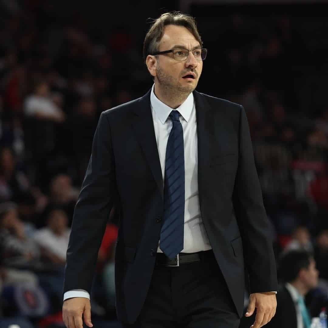 Aliağa Petkimspor, başantrenörlük görevine deneyimli Özhan Çıvgın'ı atadı. 2 yıllık