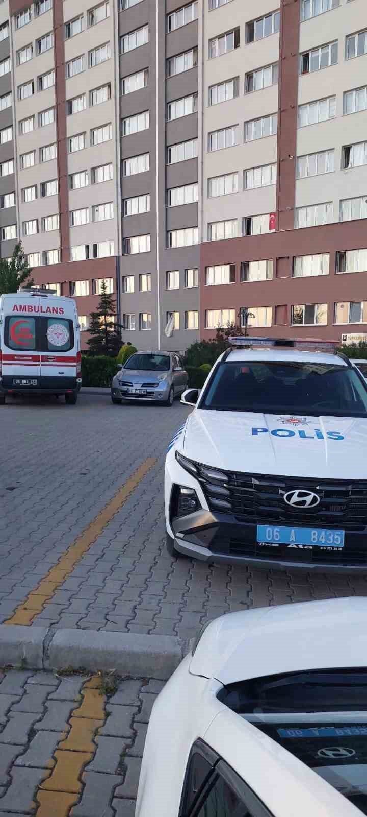 Ankara'nın Etimesgut ilçesinde derin dondurucuda 2 aylık bir erkek bebeğin