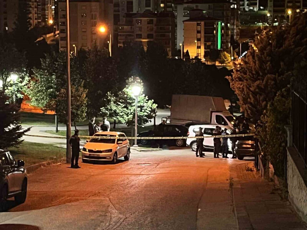 Ankara'nın Etimesgut ilçesinde, izinli polis memuru F.K., kuzenine kız isteme
