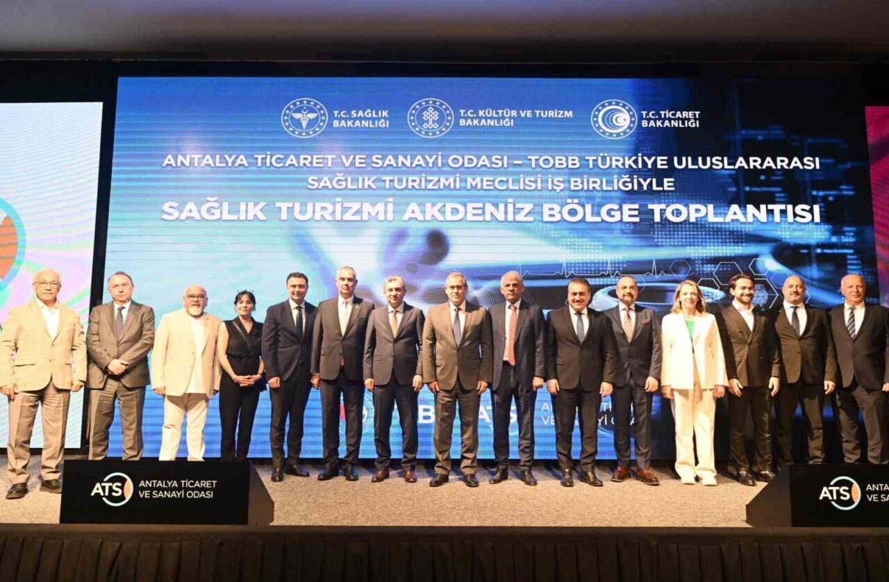 Antalya'da, TOBB Türkiye Uluslararası Sağlık Turizmi Meclisi ve ATSO tarafından