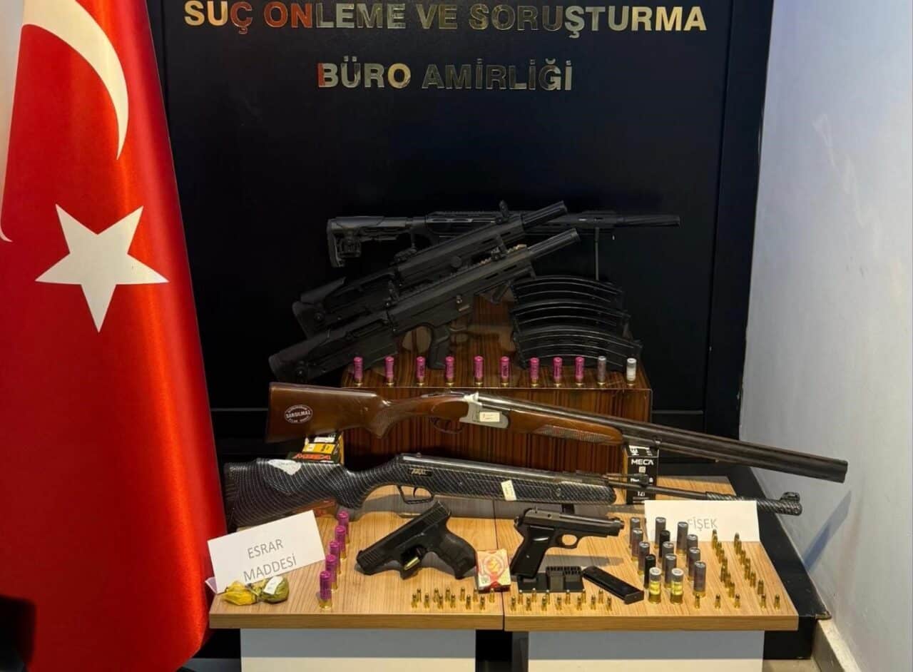 Antalya'da düzenlenen "Şafak-07 Huzur-3" operasyonunda 28 adreste yapılan aramalarda 7