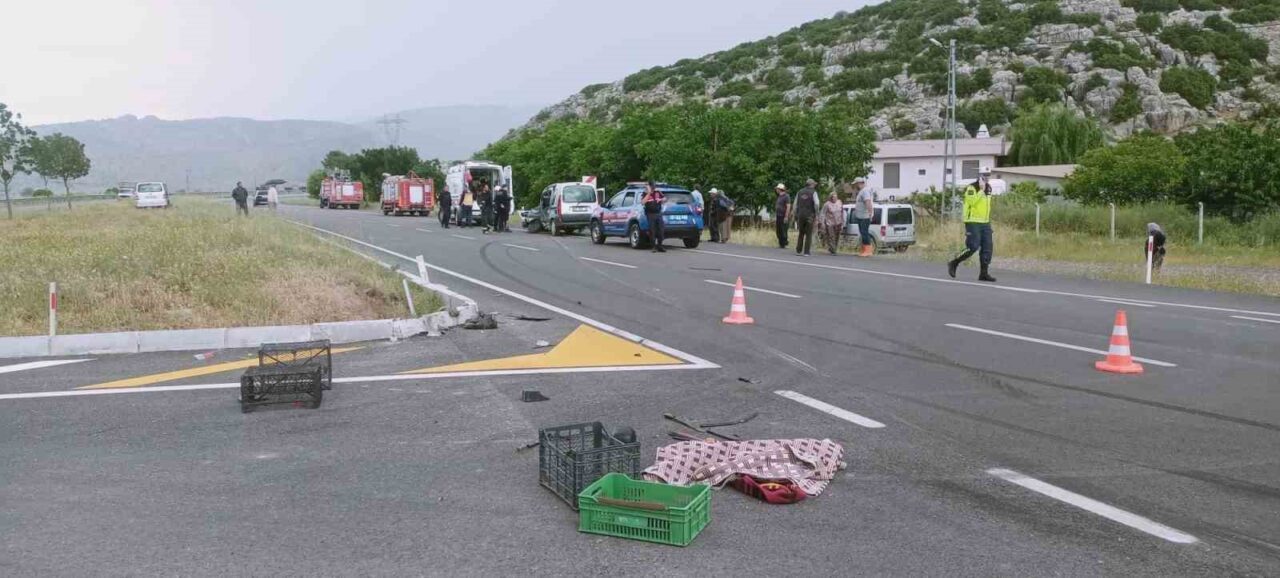 Antalya'nın Korkuteli ilçesinde meydana gelen trafik kazasında 68 yaşındaki Havva