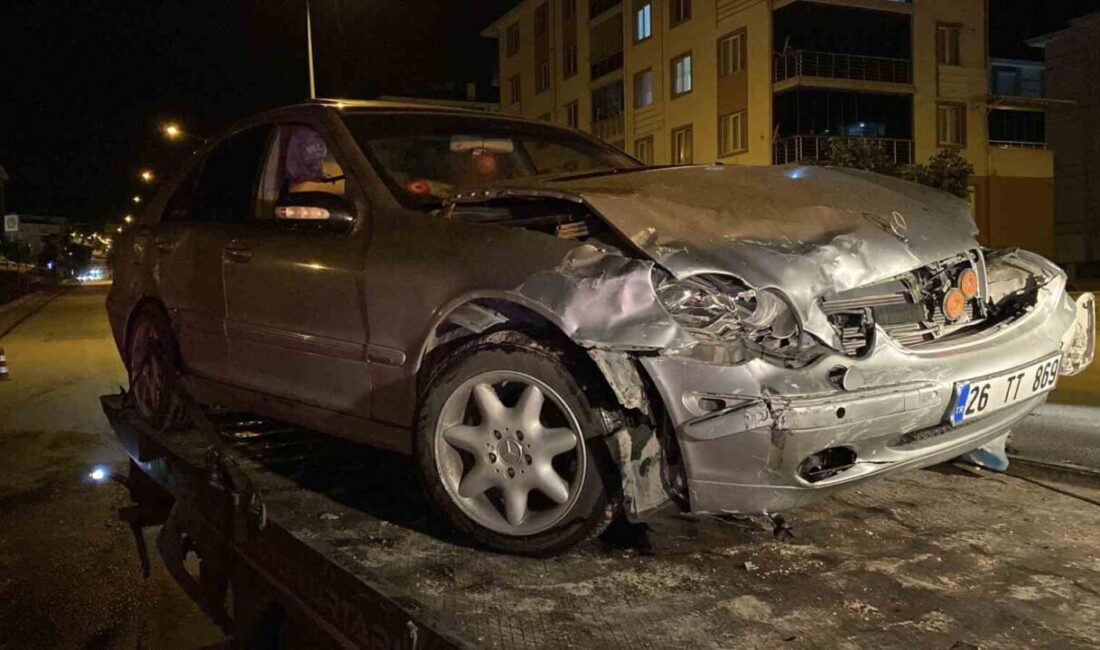 Eskişehir'de 71 Evler Mahallesi'nde gerçekleşen kazada, T.T. ve yolcuları R.Ç.,