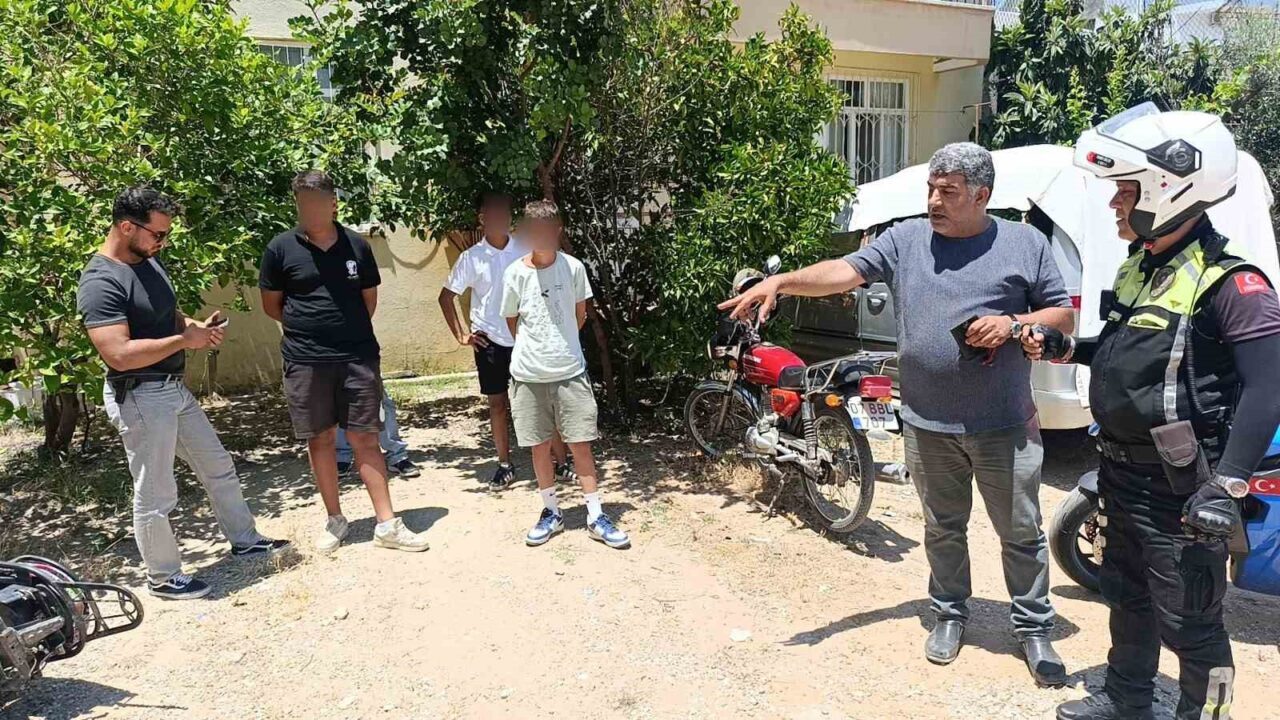 Antalya'da, 14-15 yaş arasındaki motosikletli çocuklar dur ihtarına uymayıp kaçtı.